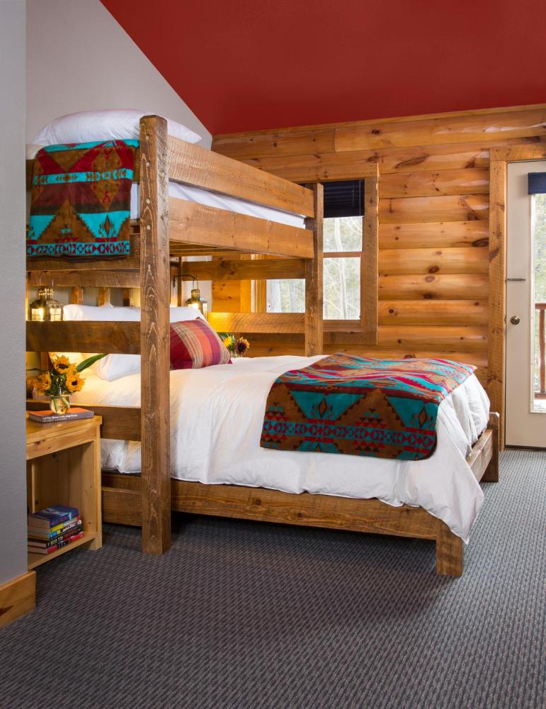 Deluxe Queen Room interior